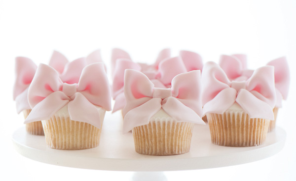bow cupcakes hostess blog