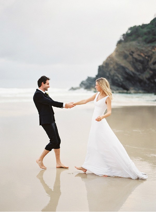 Romantic Beach Couple Wedding